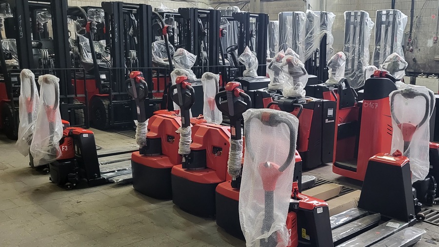 Тест-драйв складской техники на нашем складе в Ессентуках