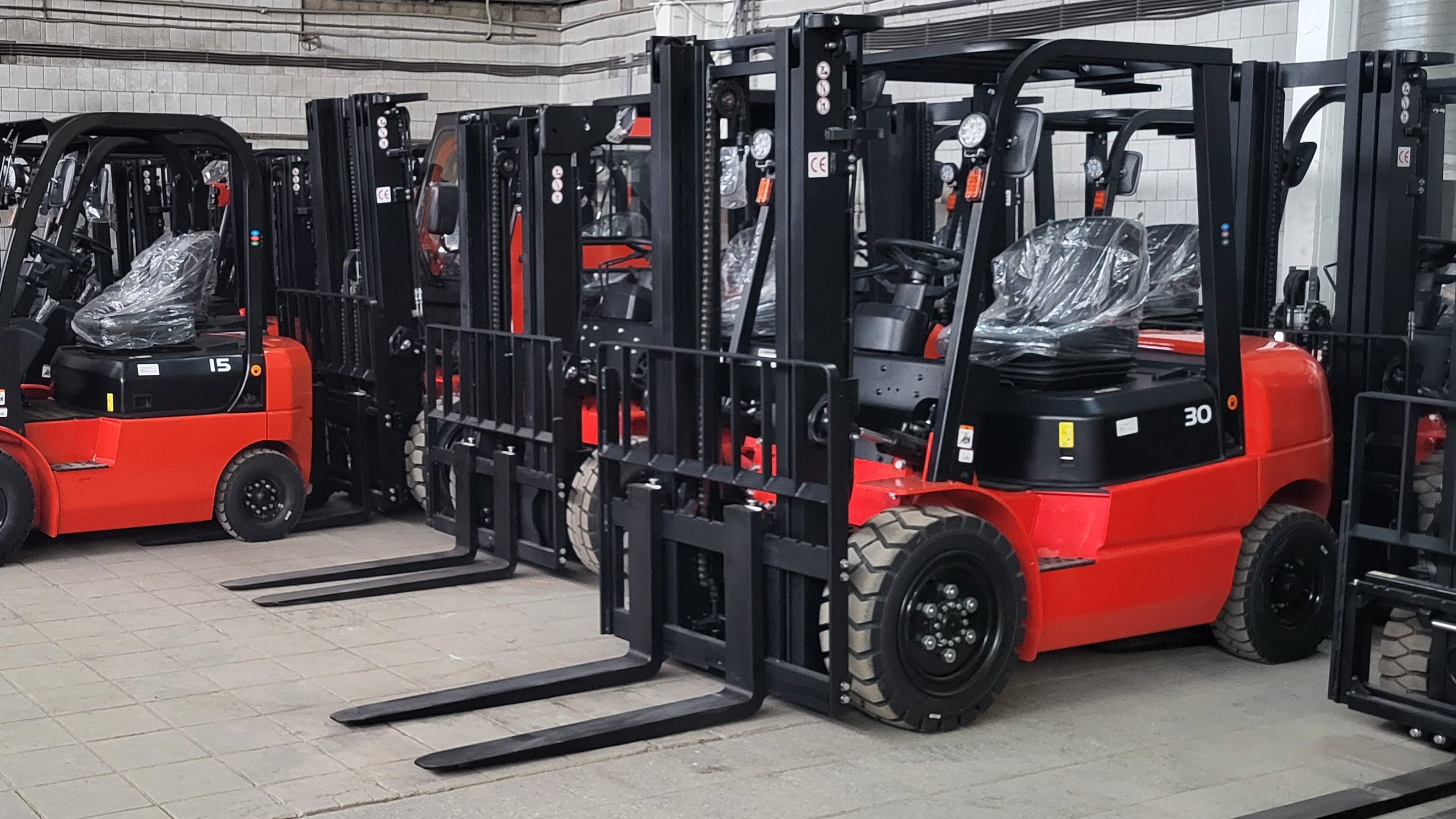 Тест-драйв складской техники на нашем складе в Ессентуках